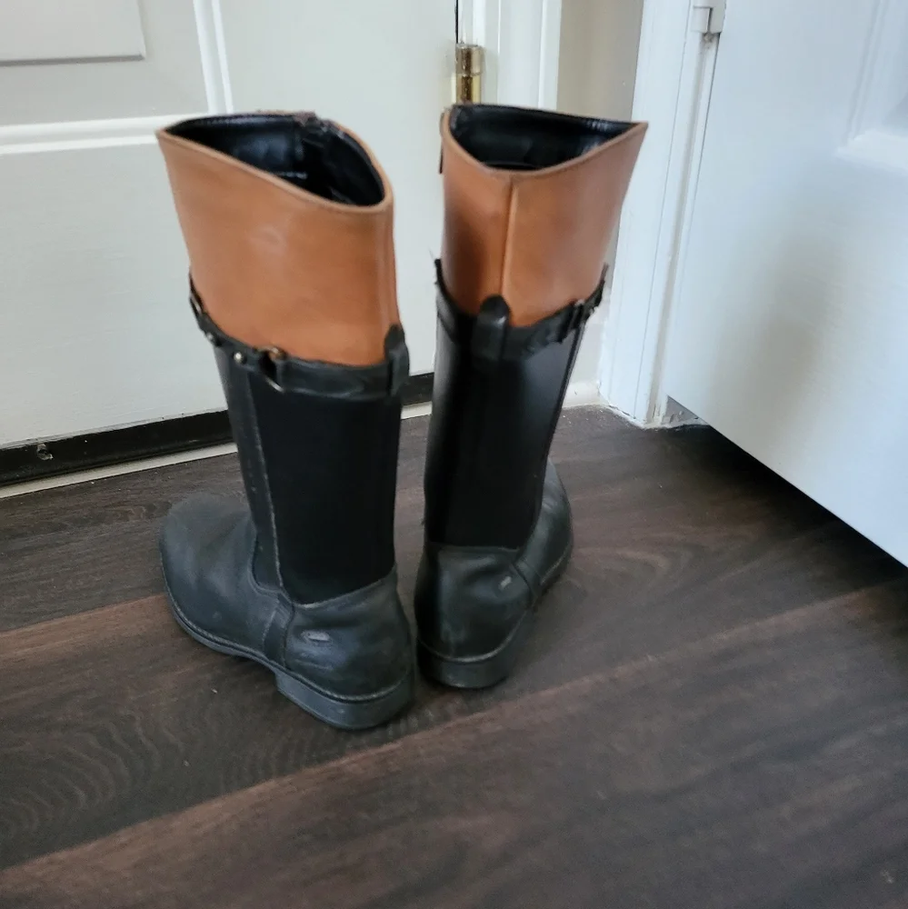 Boots - Picture 2 of 4